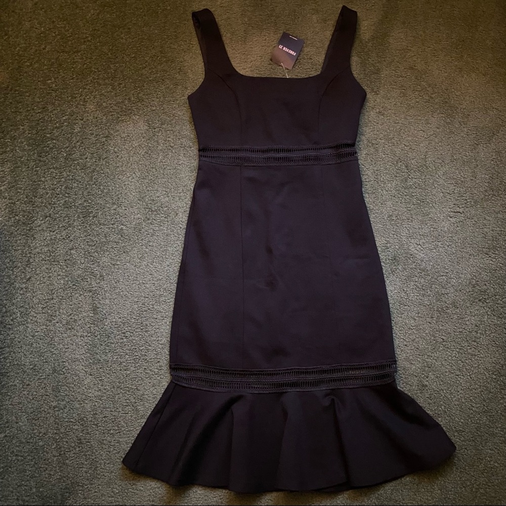 NWT Forever 21 Black Sleeveless Ruffle Hem Midi Dress